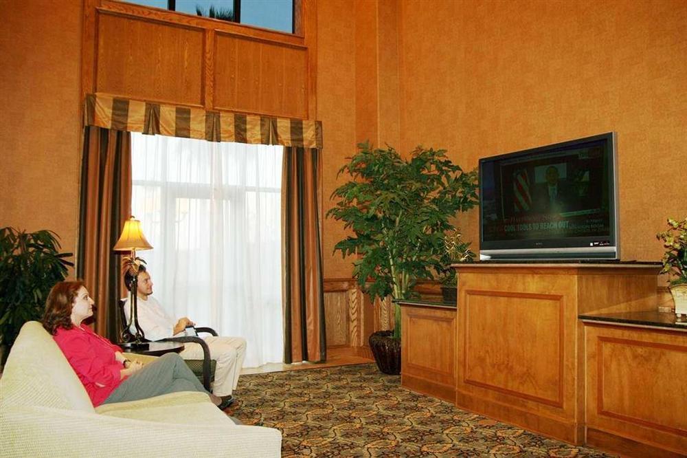 Hampton Inn & Suites Фарр Интерьер фото