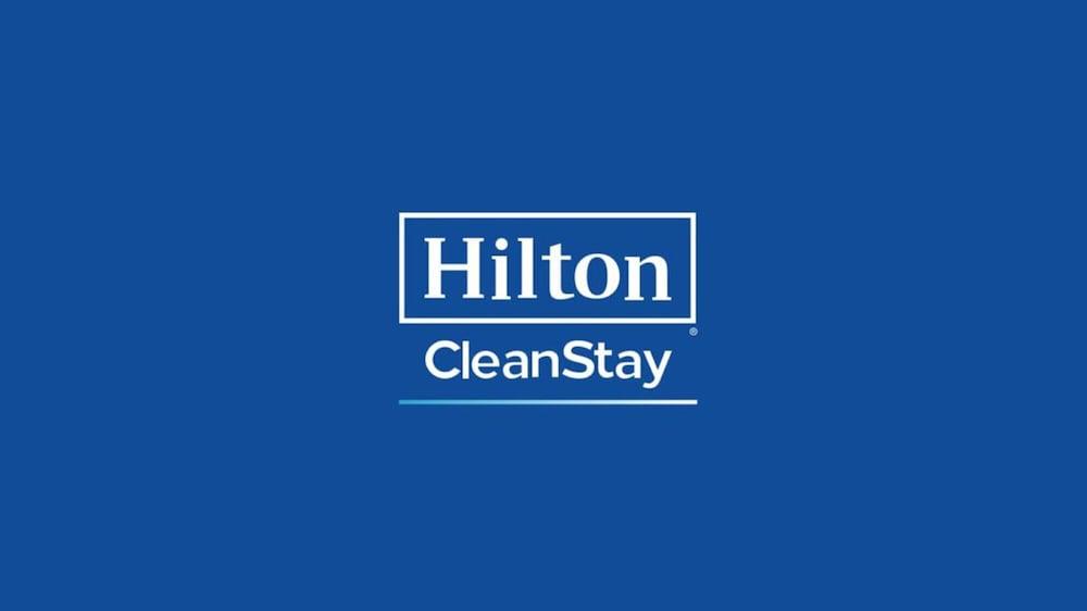 Hampton Inn & Suites Фарр Экстерьер фото
