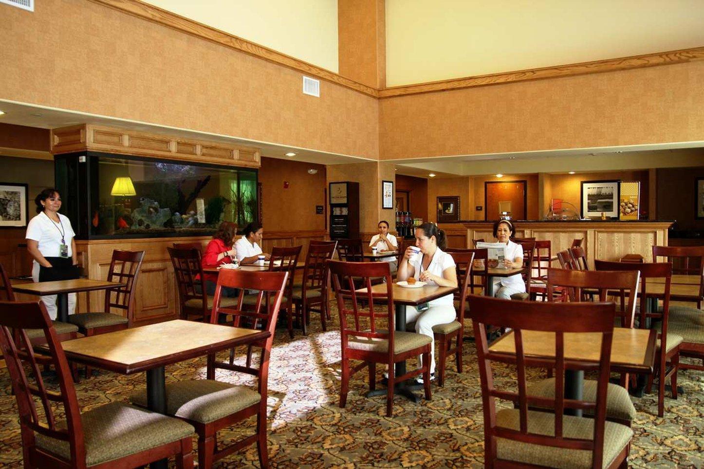 Hampton Inn & Suites Фарр Экстерьер фото